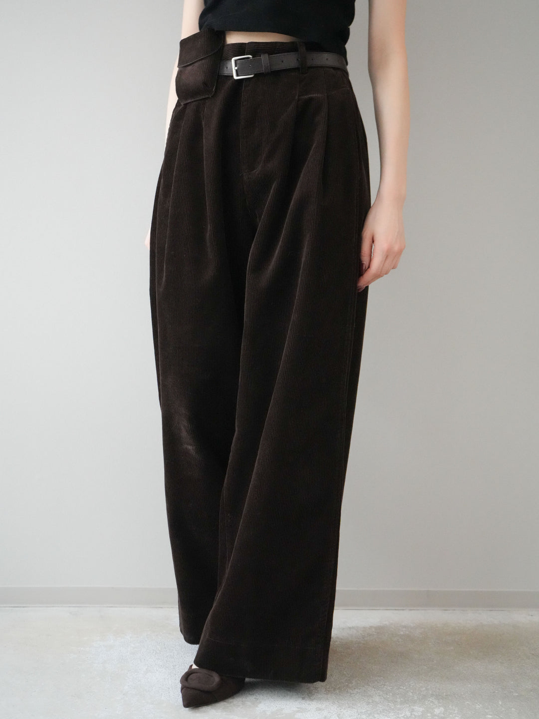 [予約]ベルト付コーデュロイワイドパンツ/brown