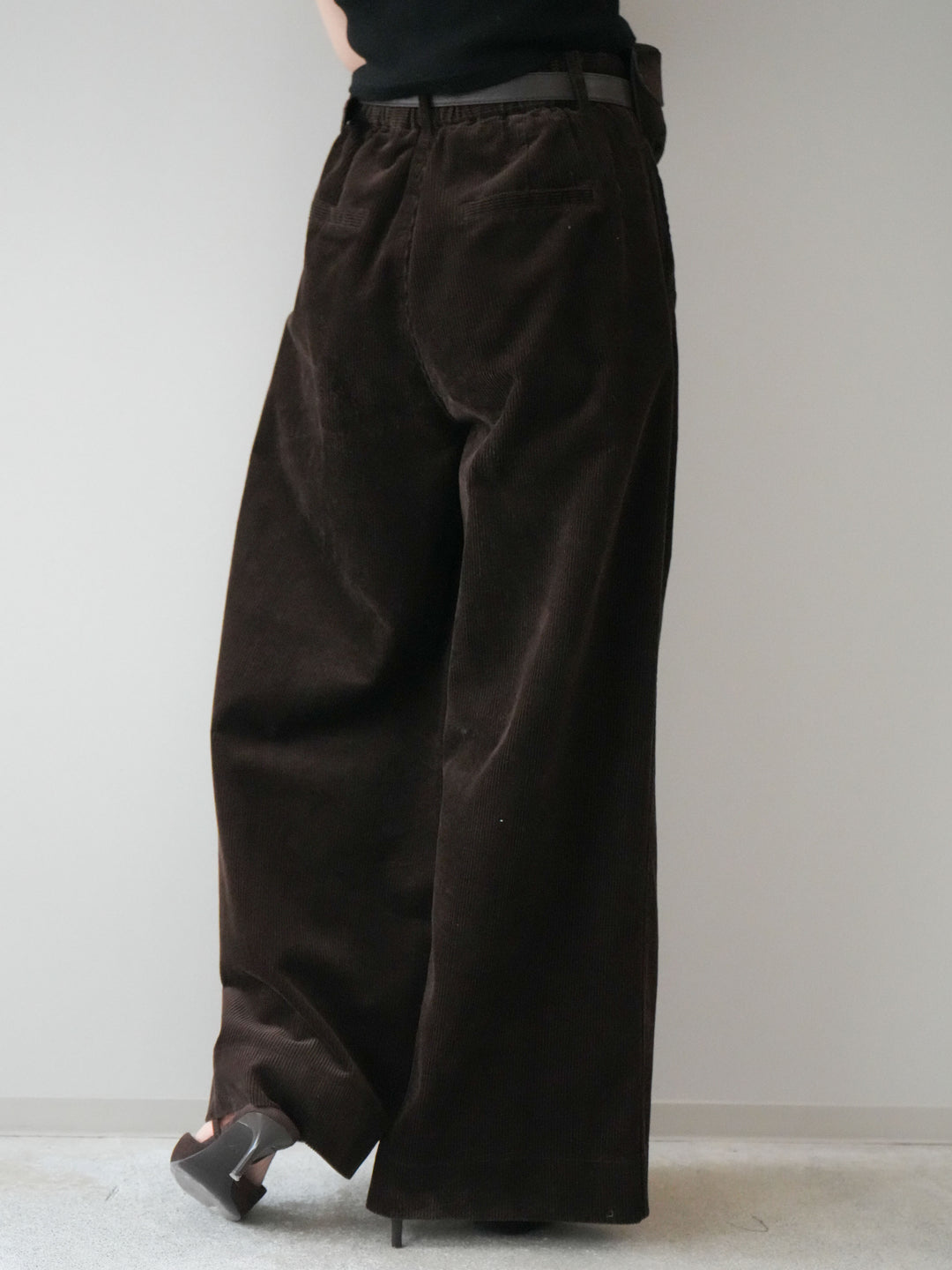 [予約]ベルト付コーデュロイワイドパンツ/brown
