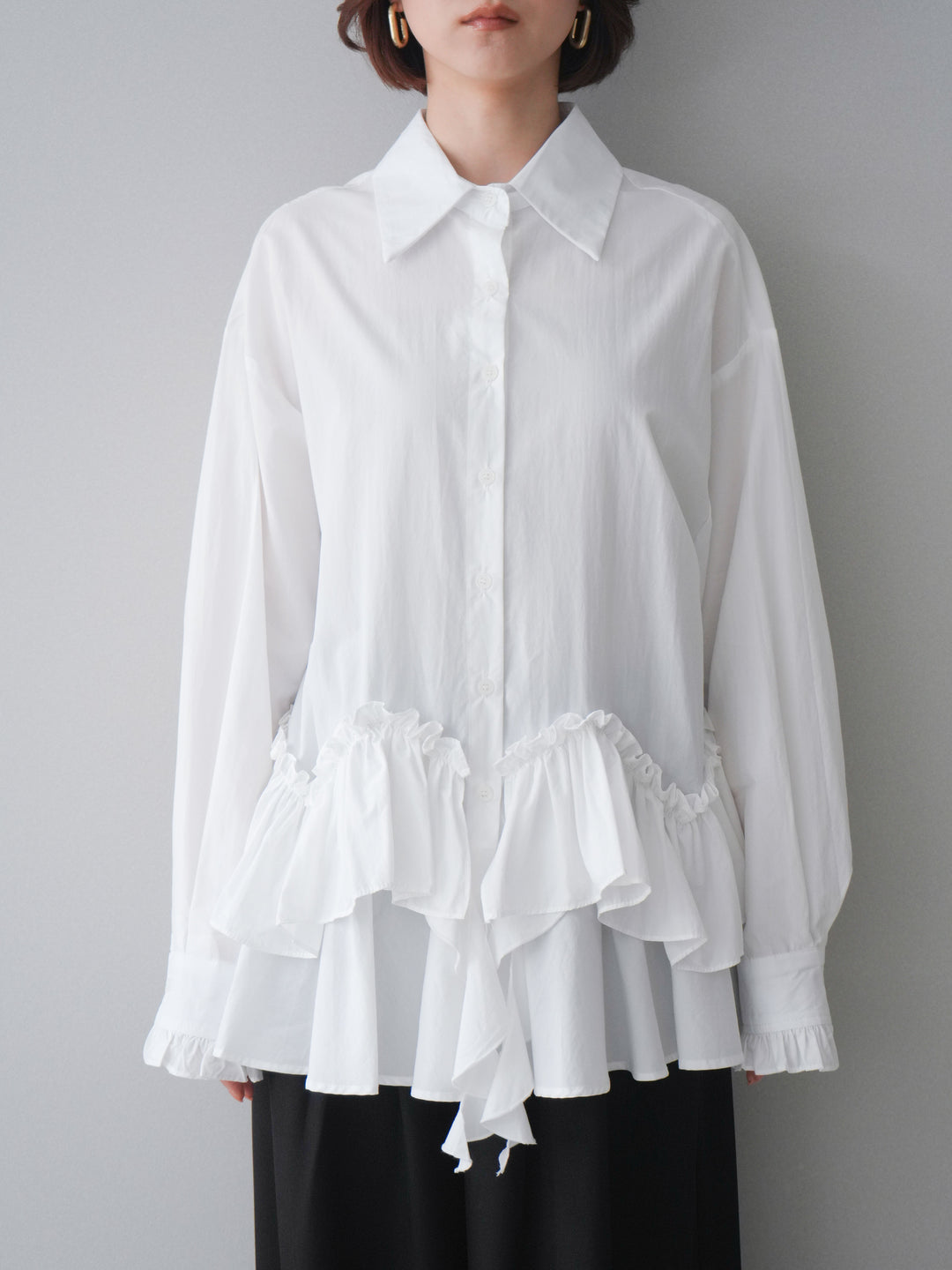 [予約]ラッフルデザインティアードブラウス/white