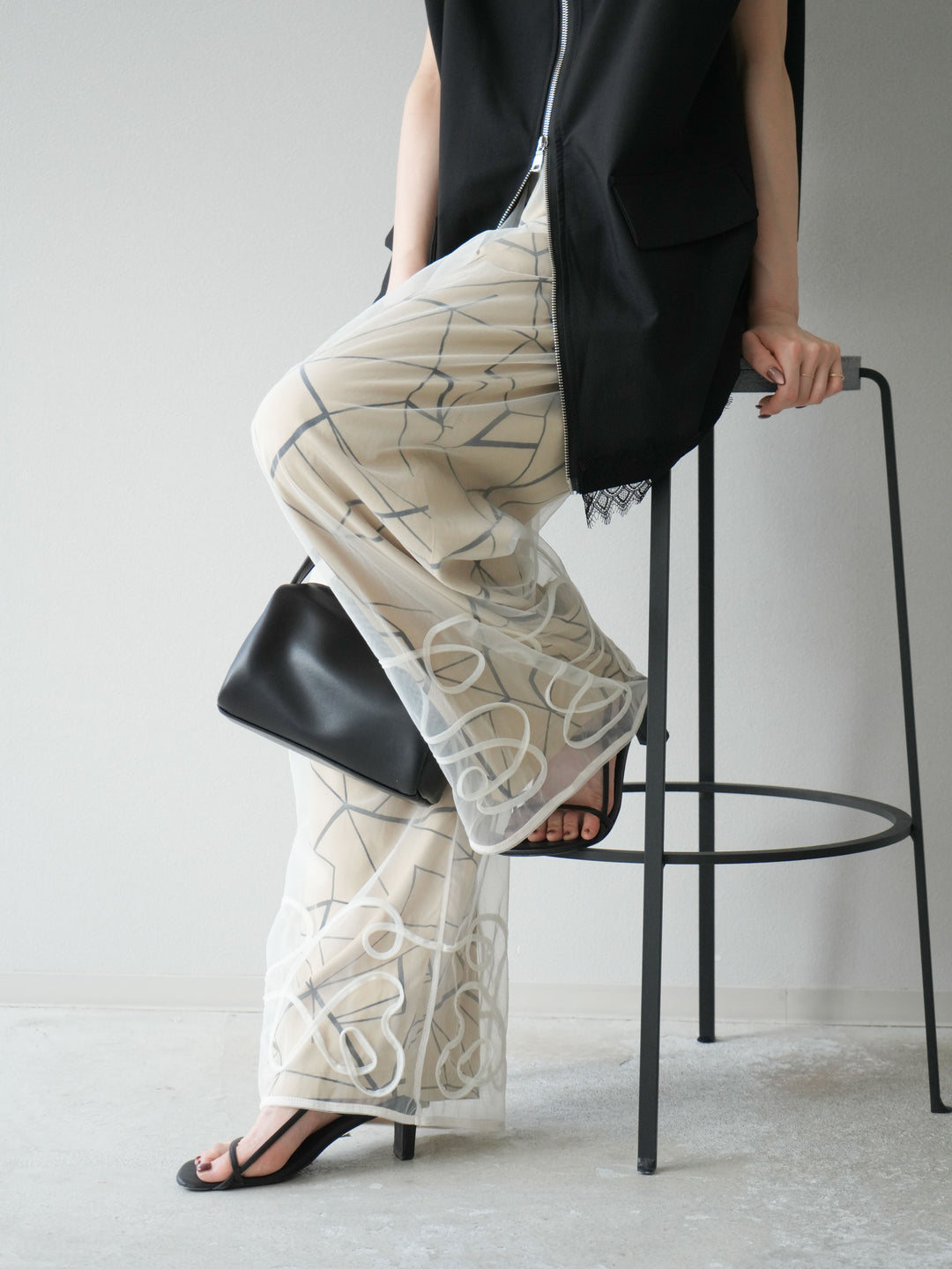 [予約]コード刺繍チュールレイヤードパンツ/オフ