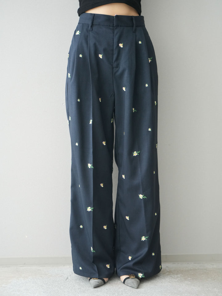 [予約]フラワー刺繍タックパンツ/navy