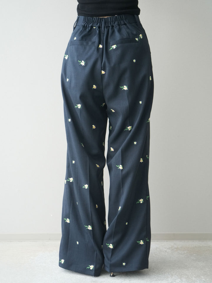 [予約]フラワー刺繍タックパンツ/navy