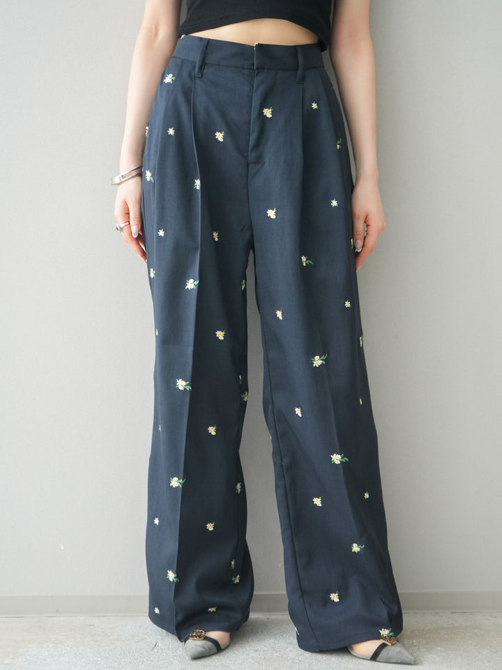 [予約]フラワー刺繍タックパンツ/navy