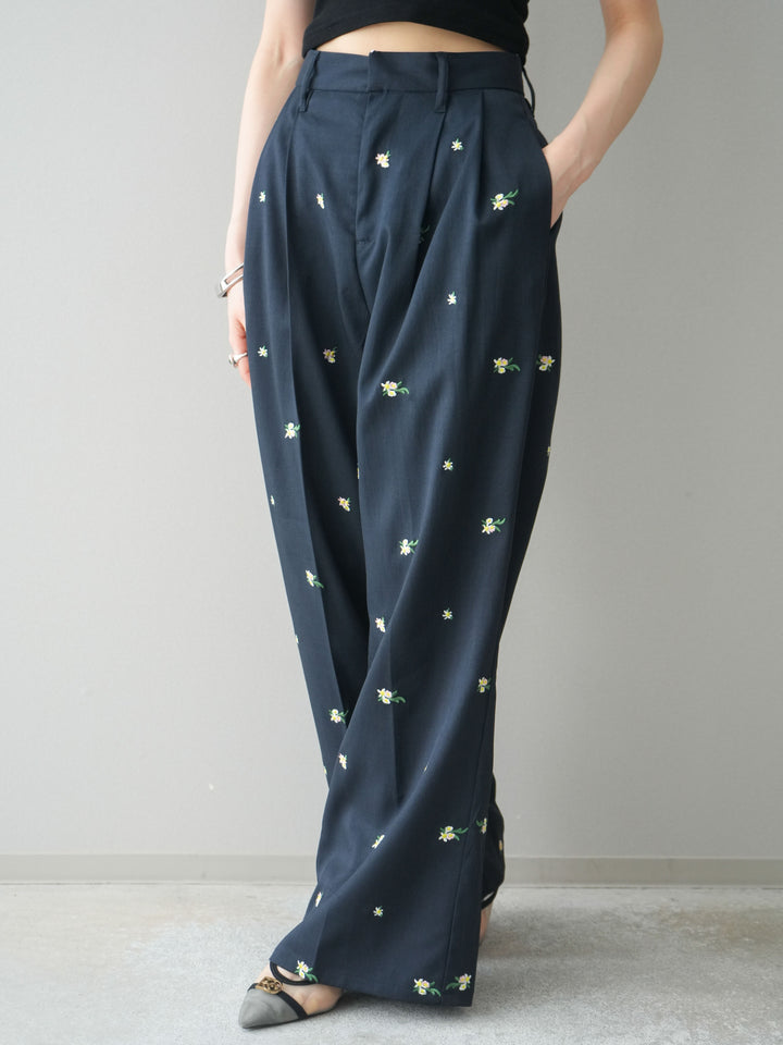 [予約]フラワー刺繍タックパンツ/navy