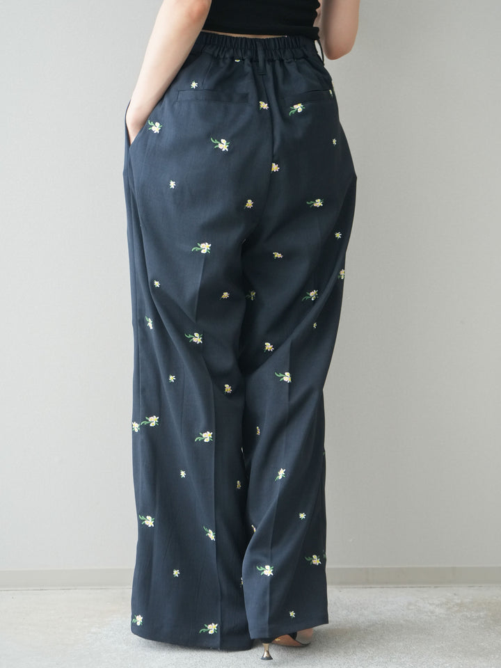 [予約]フラワー刺繍タックパンツ/navy