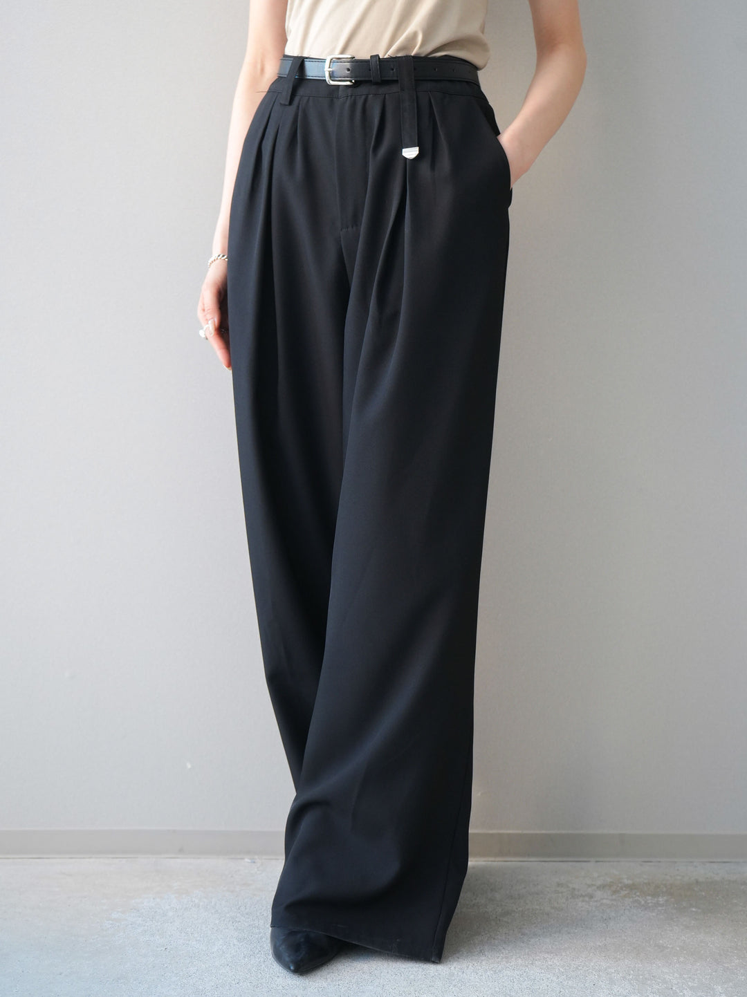 [予約]ベルト付キーホルダーモチーフワイドパンツ/black