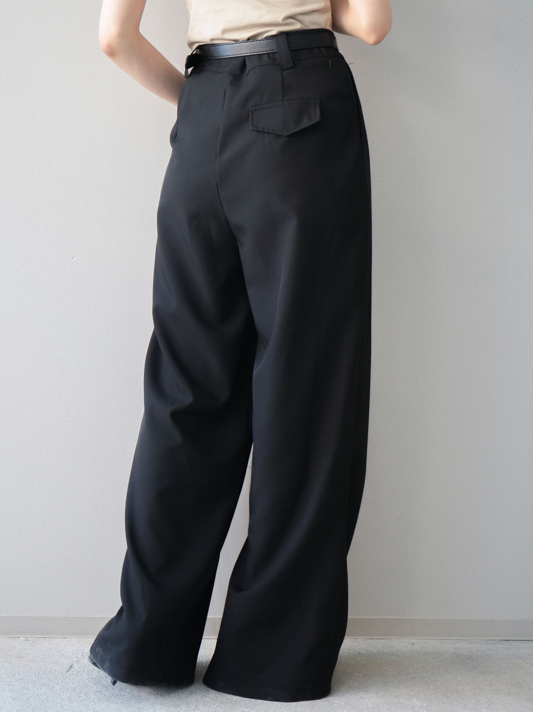 [予約]ベルト付キーホルダーモチーフワイドパンツ/black