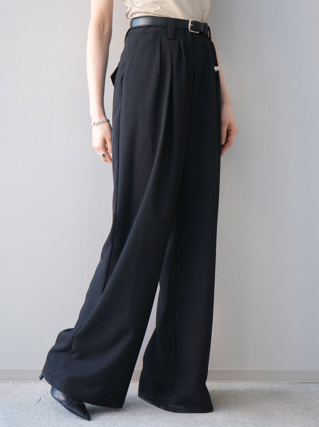 [予約]ベルト付キーホルダーモチーフワイドパンツ/black