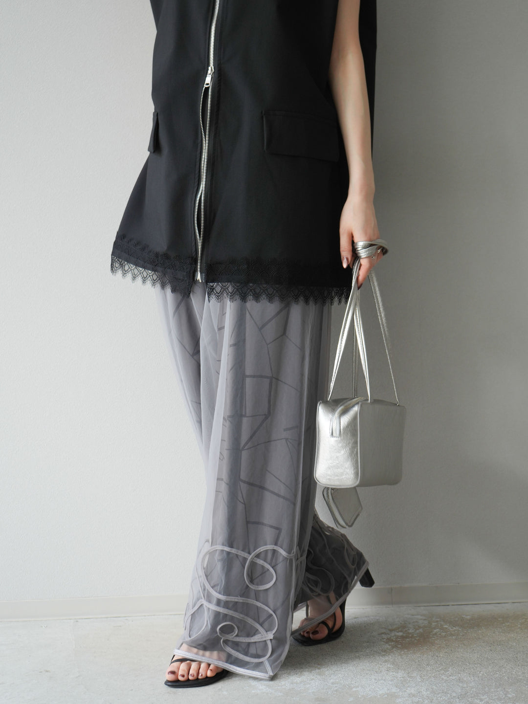[2] 繩繡薄紗多層褲/灰色