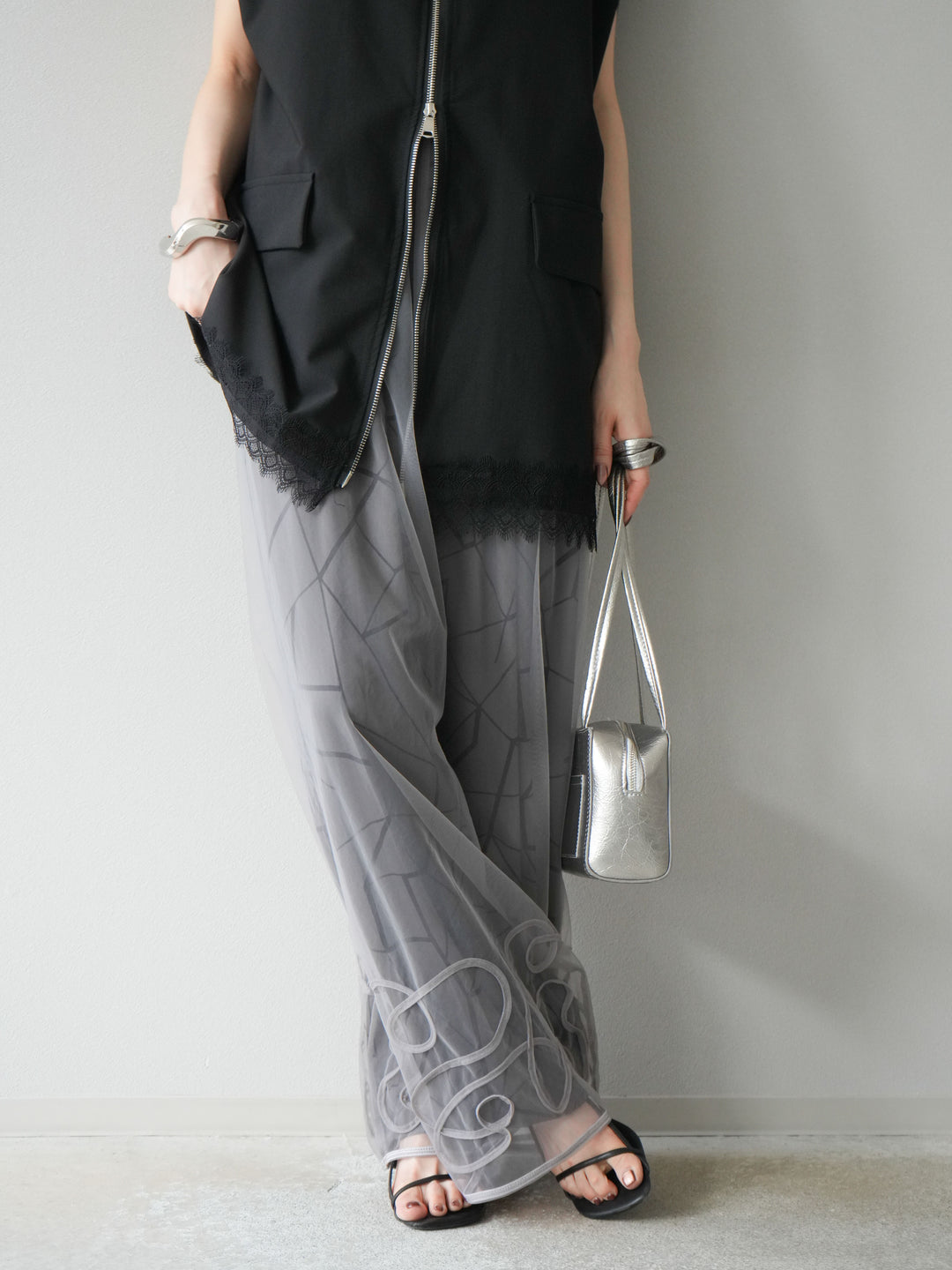 [2] 繩繡薄紗多層褲/灰色