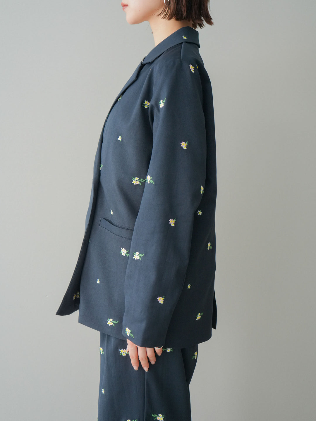 【預購】花卉刺繡修身夾克/海軍藍