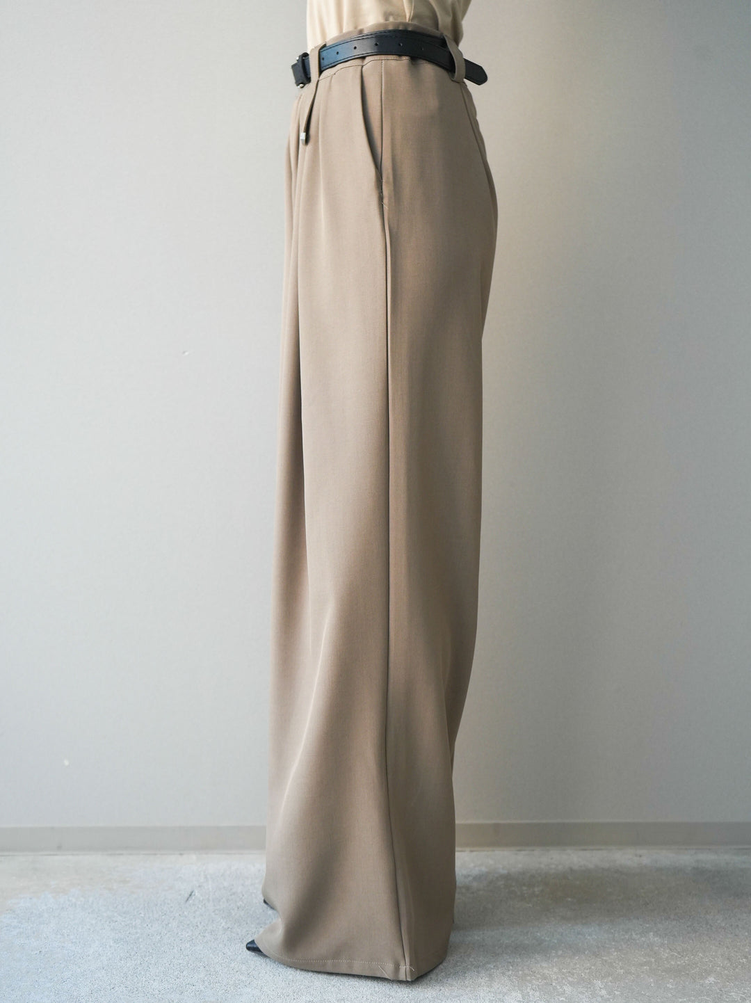 [予約]ベルト付キーホルダーモチーフワイドパンツ/mocha