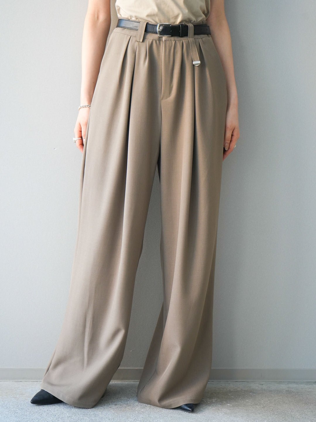 [予約]ベルト付キーホルダーモチーフワイドパンツ/mocha