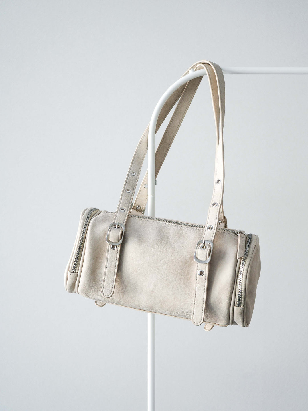 [予約]ラウンドZIPサイドポケットハンドバック/オフ