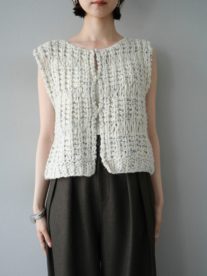[予約]ミックスヤーンデザイン編みニットベスト/アイボリー