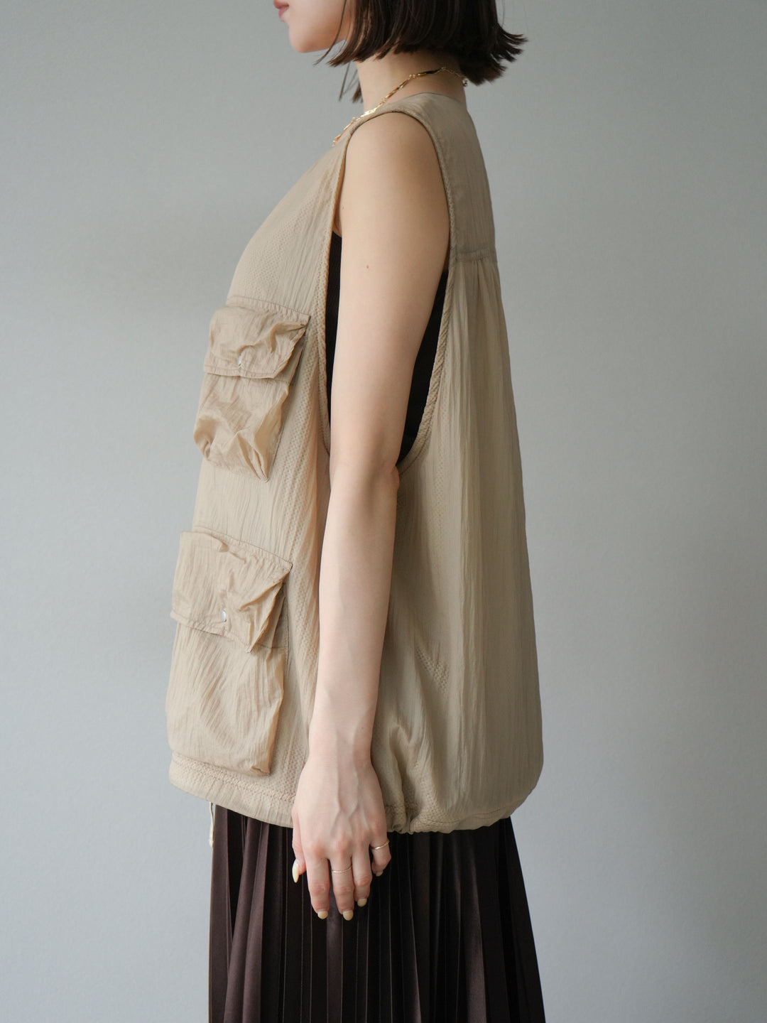 [預購] 尼龍大口袋透視背心/米色