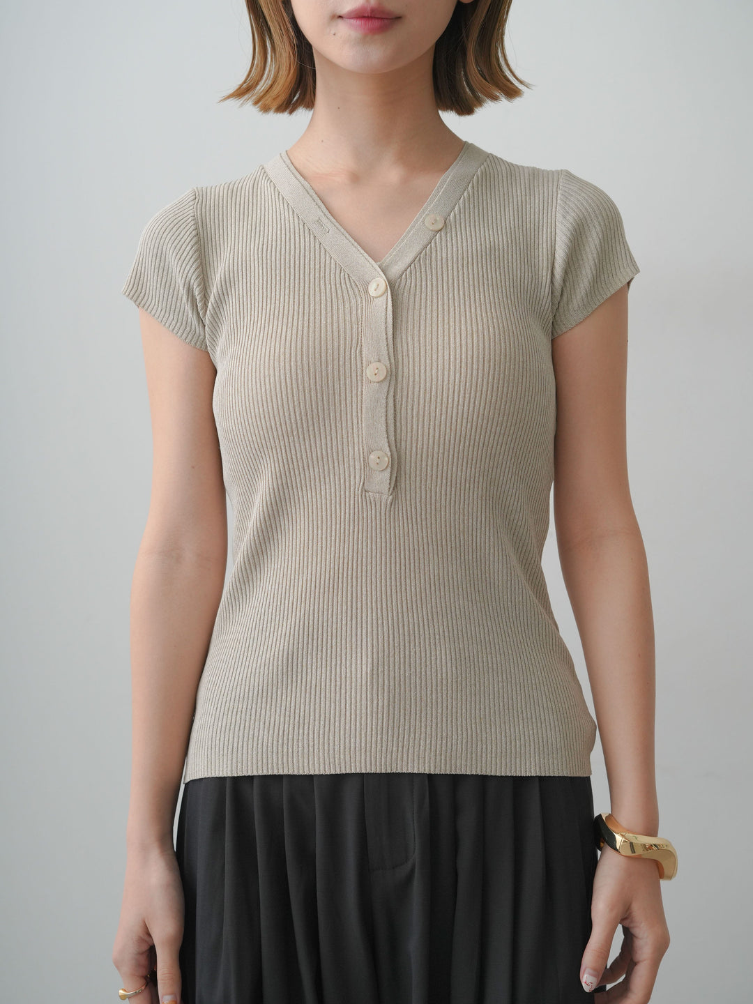 [予約]ネックレイヤードヘンリーVネックリブニットトップス/beige
