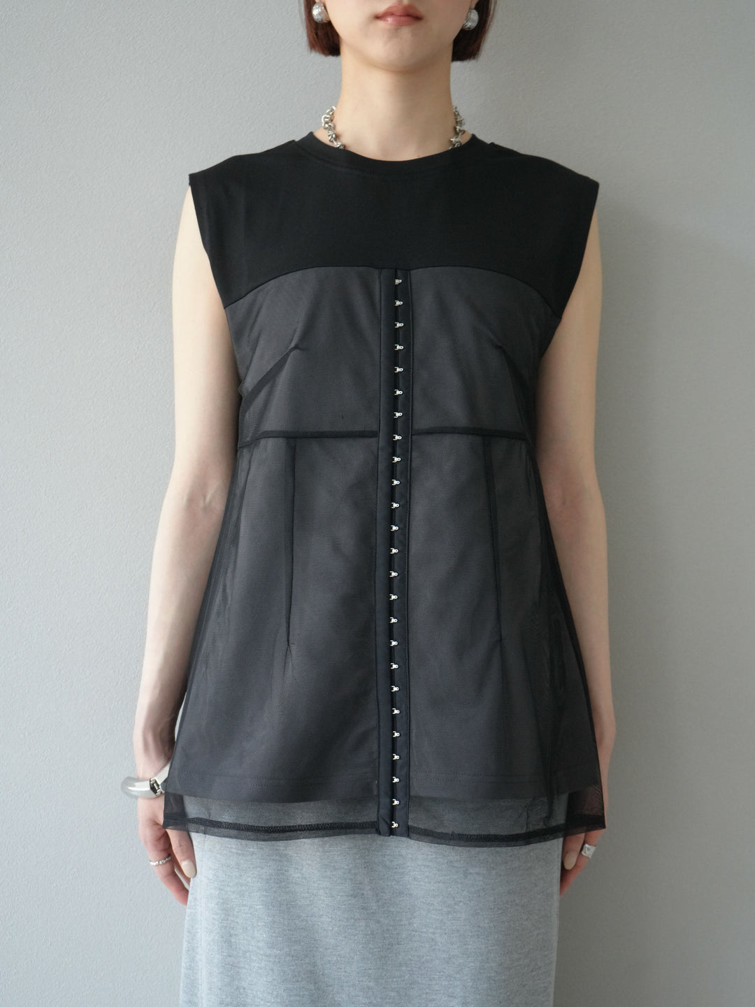 [預購] 薄紗對接鉤設計剪裁套頭衫/黑色