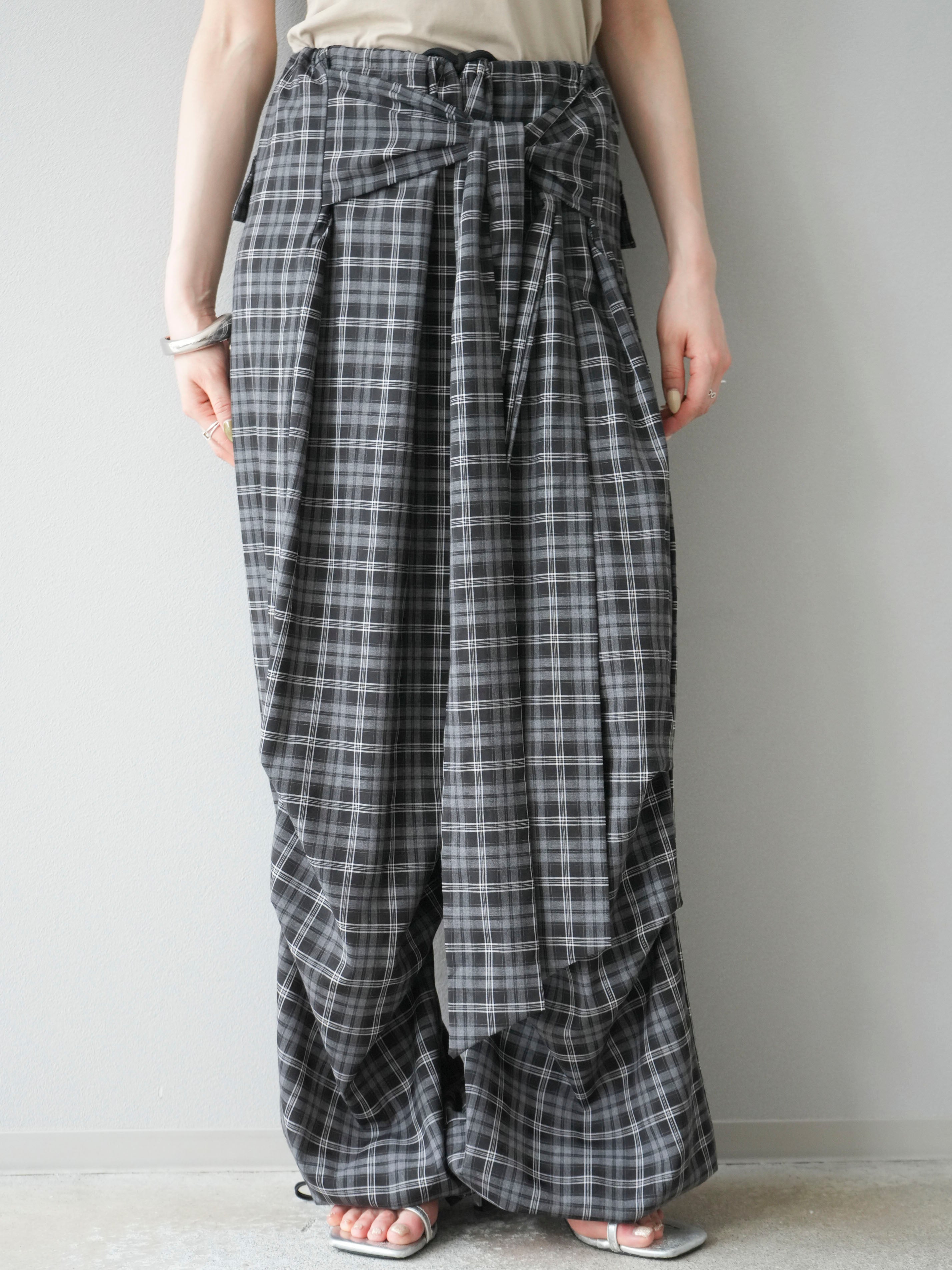 予約]チェック柄ウエスト巻きドロストパンツ/ブラック – Lumier