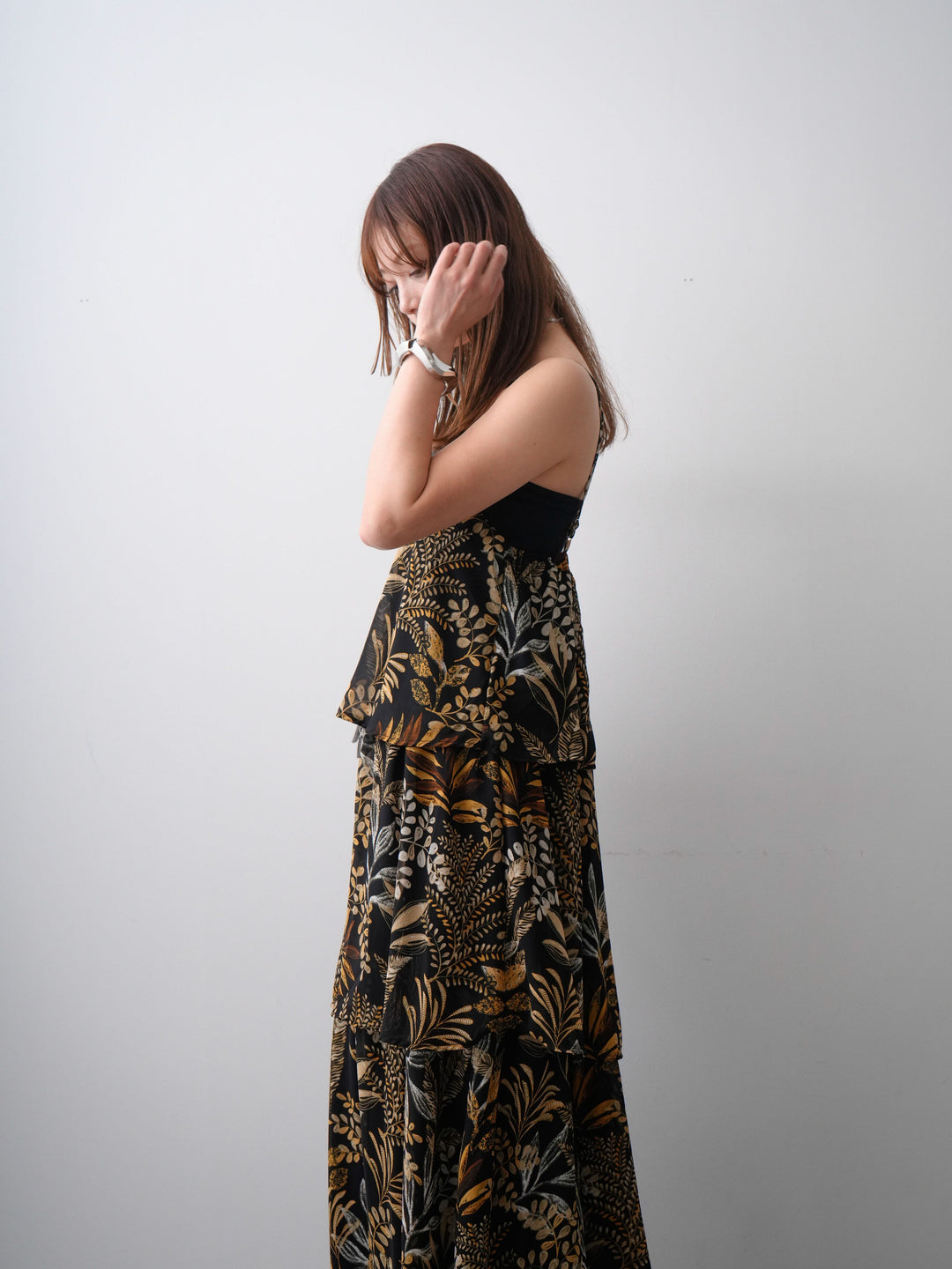 [予約]ベルト付ボタニカルティアードキャミワンピース/brown