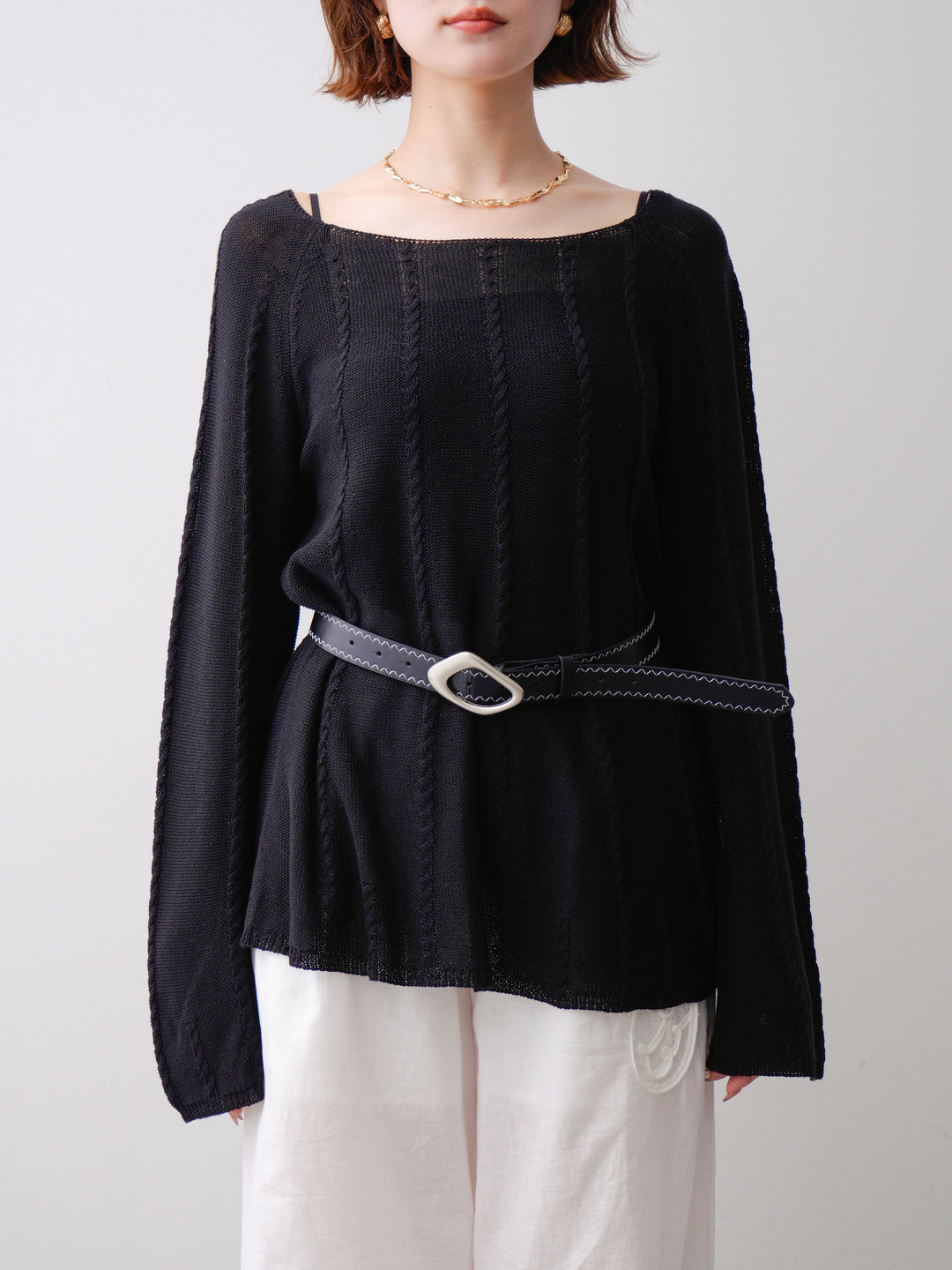 [予約]ベルト付ケーブルデザインニットトップス/black