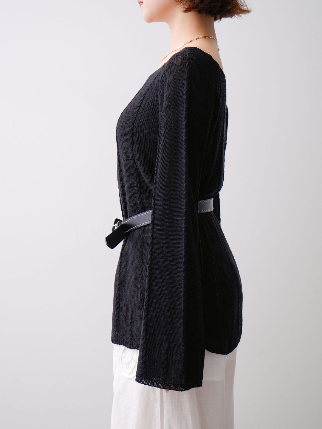 [予約]ベルト付ケーブルデザインニットトップス/black