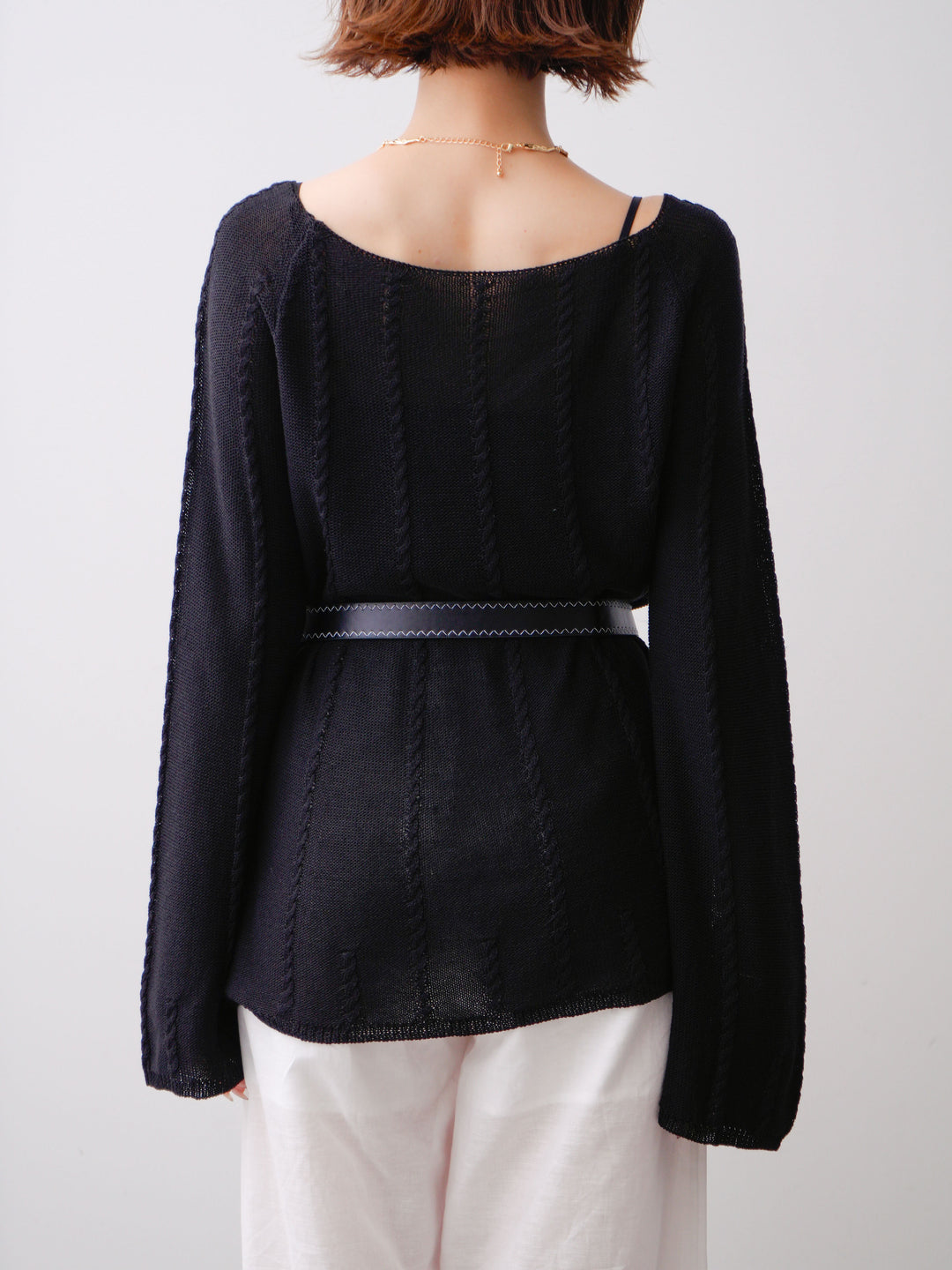 [予約]ベルト付ケーブルデザインニットトップス/black