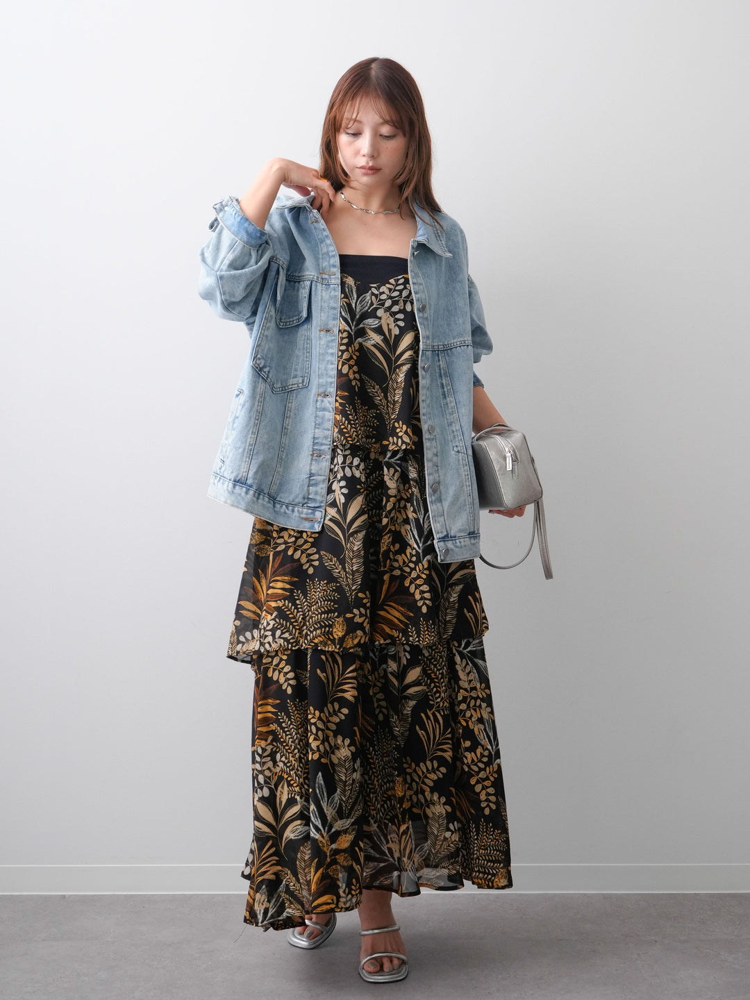 [予約]ベルト付ボタニカルティアードキャミワンピース/brown
