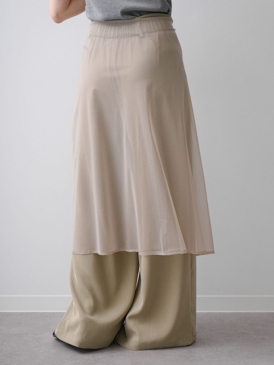 [予約]シアーエプロン付ドレープタックワイドパンツ/beige