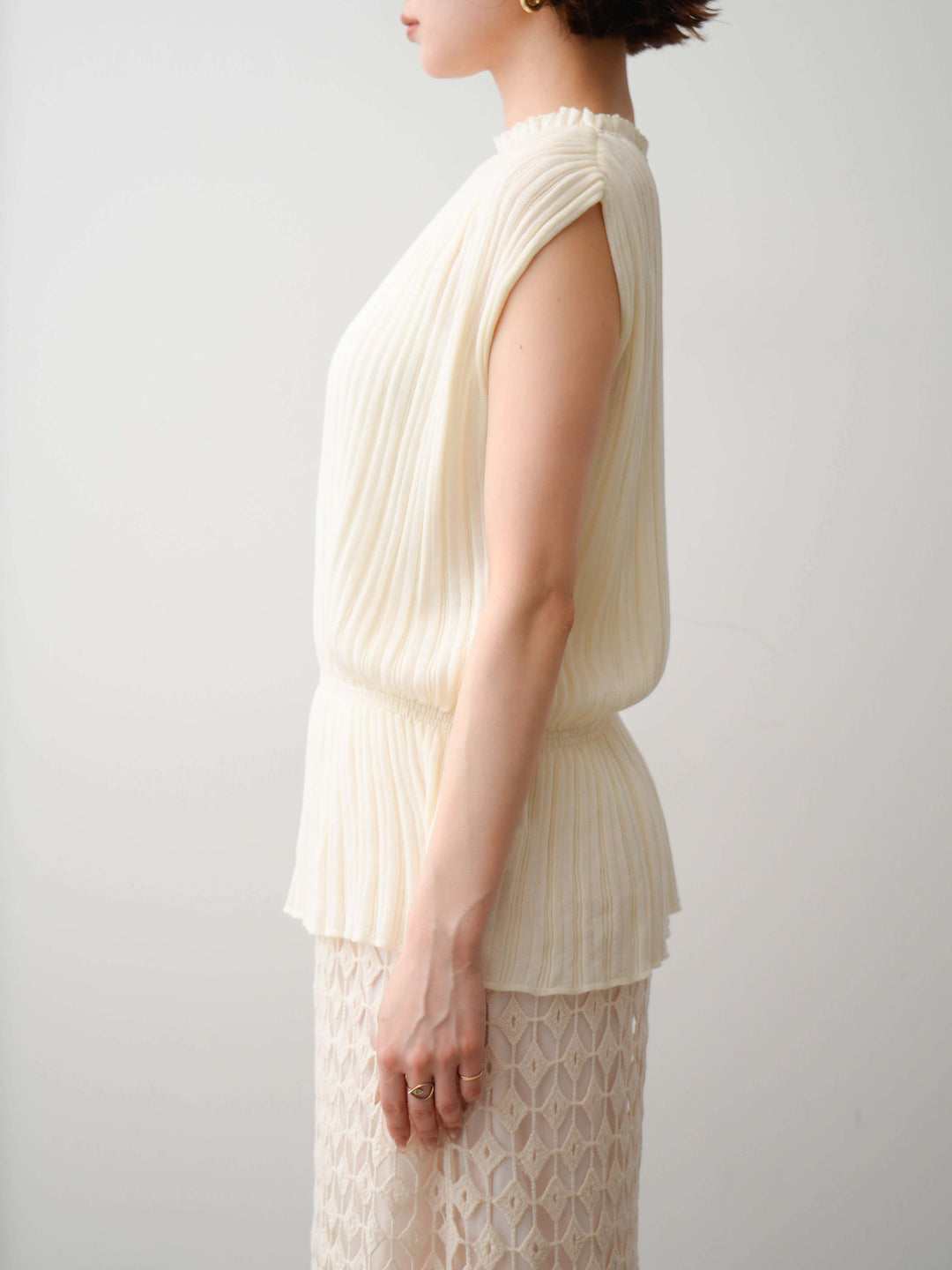 [予約]ウエストギャザーリブニットノースリトップス/white