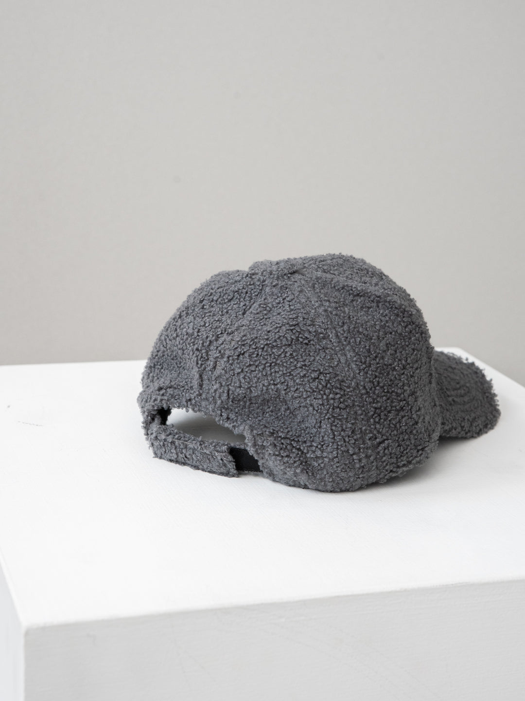 [予約]ロゴ入りプードルボアCAP/gray