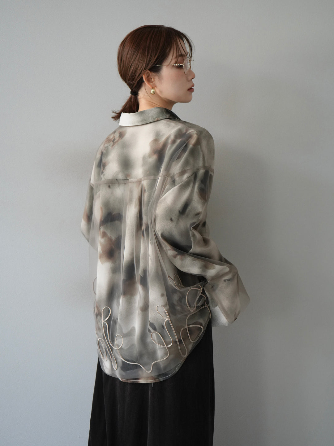 [SET]コード刺繍チュールシャツ＆ニュアンス柄シャツアンサンブル+ベロアナロースカート(2set)