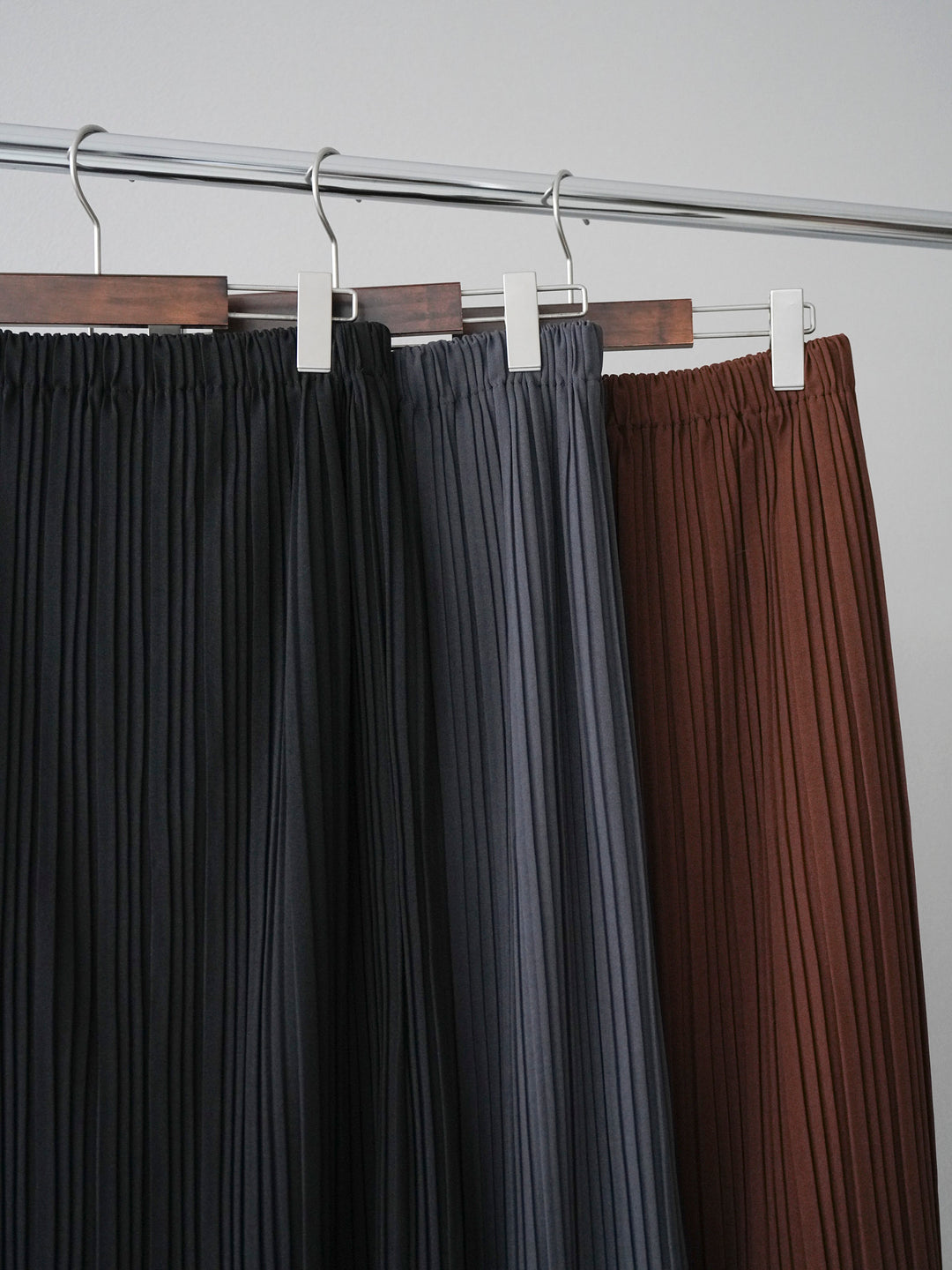 [SET]袖レイヤード配色ニットプルオーバー+プリーツIラインスカート(2set)