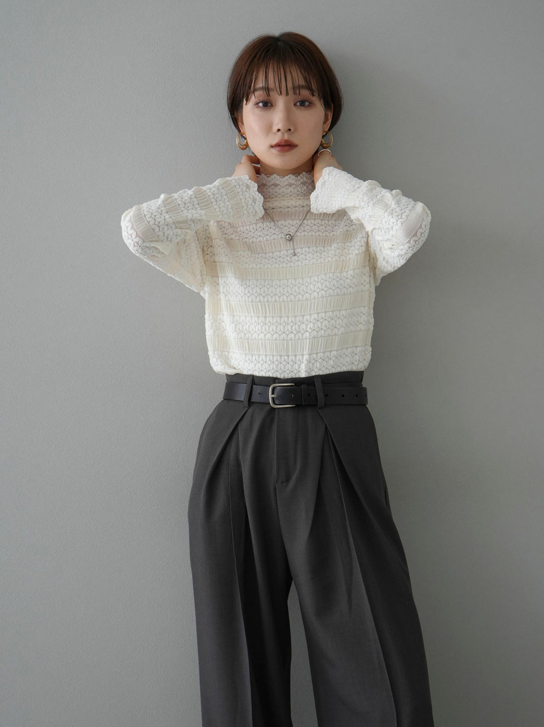 [Pre-order] Brushed Lace Petite Neck Top/Ivory