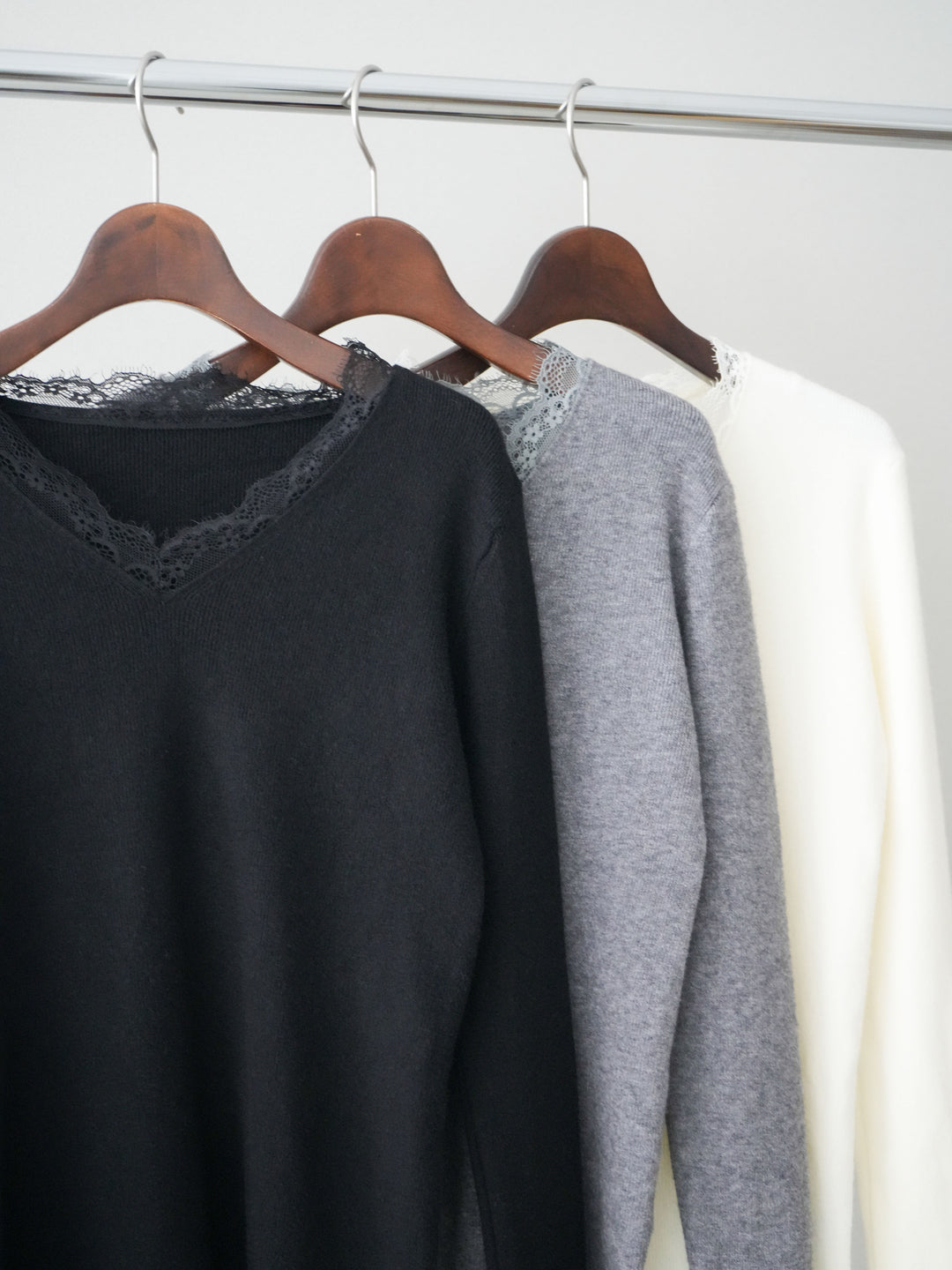 [SET]レースドッキングVネックニットトップス+ウエスト巻きデザインドロストコットンナイロンパンツ(2set)