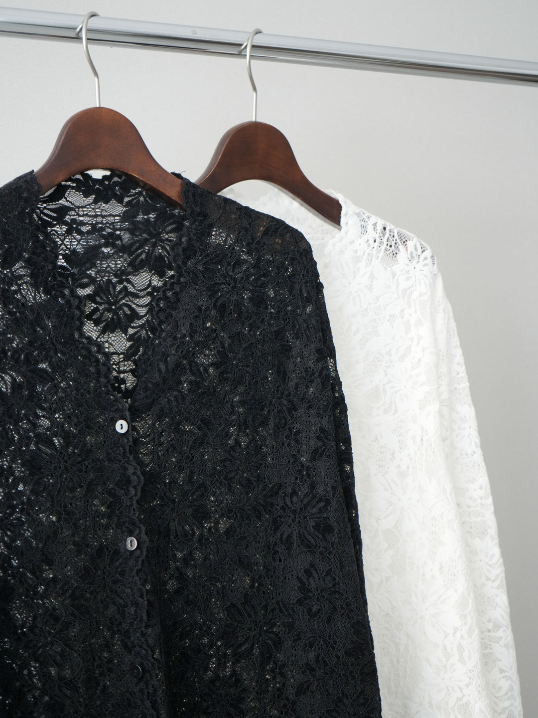 [SET]Vネックレースブラウス+裏起毛カットオフカーブデニムパンツ(2set)