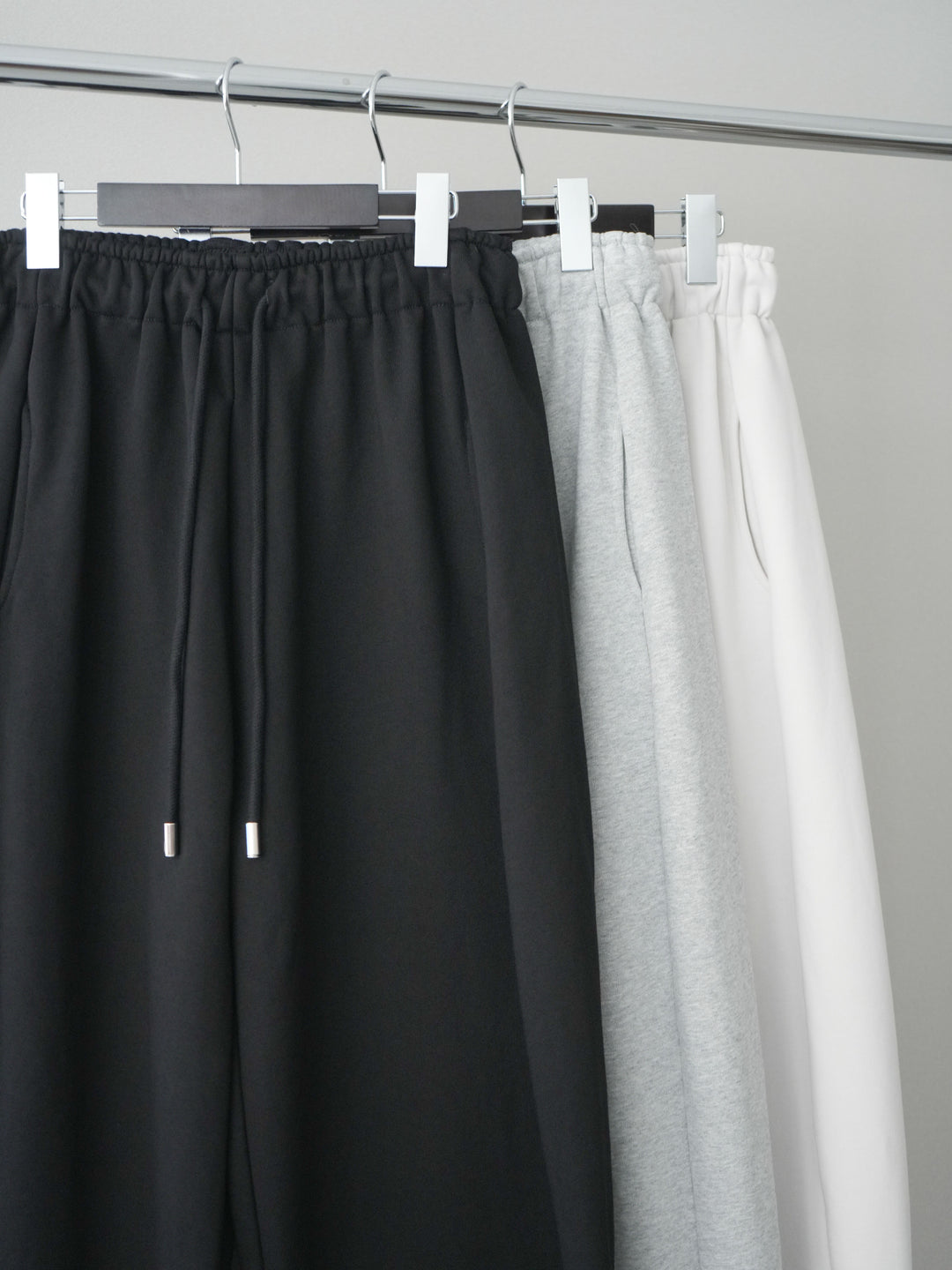 [SET]シャギーデザインニットプルオーバー+裾ZIPスエットワイドパンツ(2set)