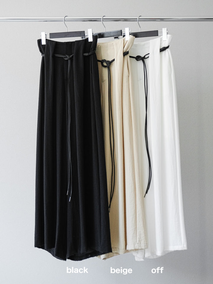 [SET] 金色扣環透視外套 + 滾邊花朵透視天鵝絨吊帶背心 + 繩紋腰帶麻感寬褲 (3 件套)