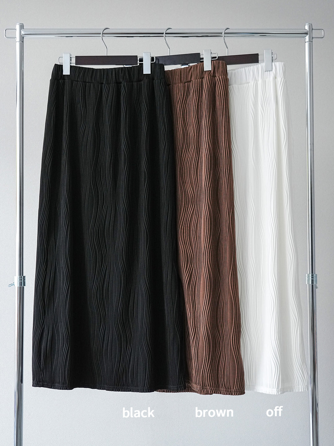 [SET]ネオンロゴコラージュフォトプリントオーバーTシャツ+ウェーブパイピングタイトスカート(2set)