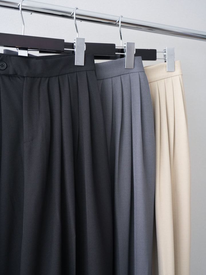 [SET]配色ハーフスリーブニットトップス+メニータックワイドパンツ(2set)