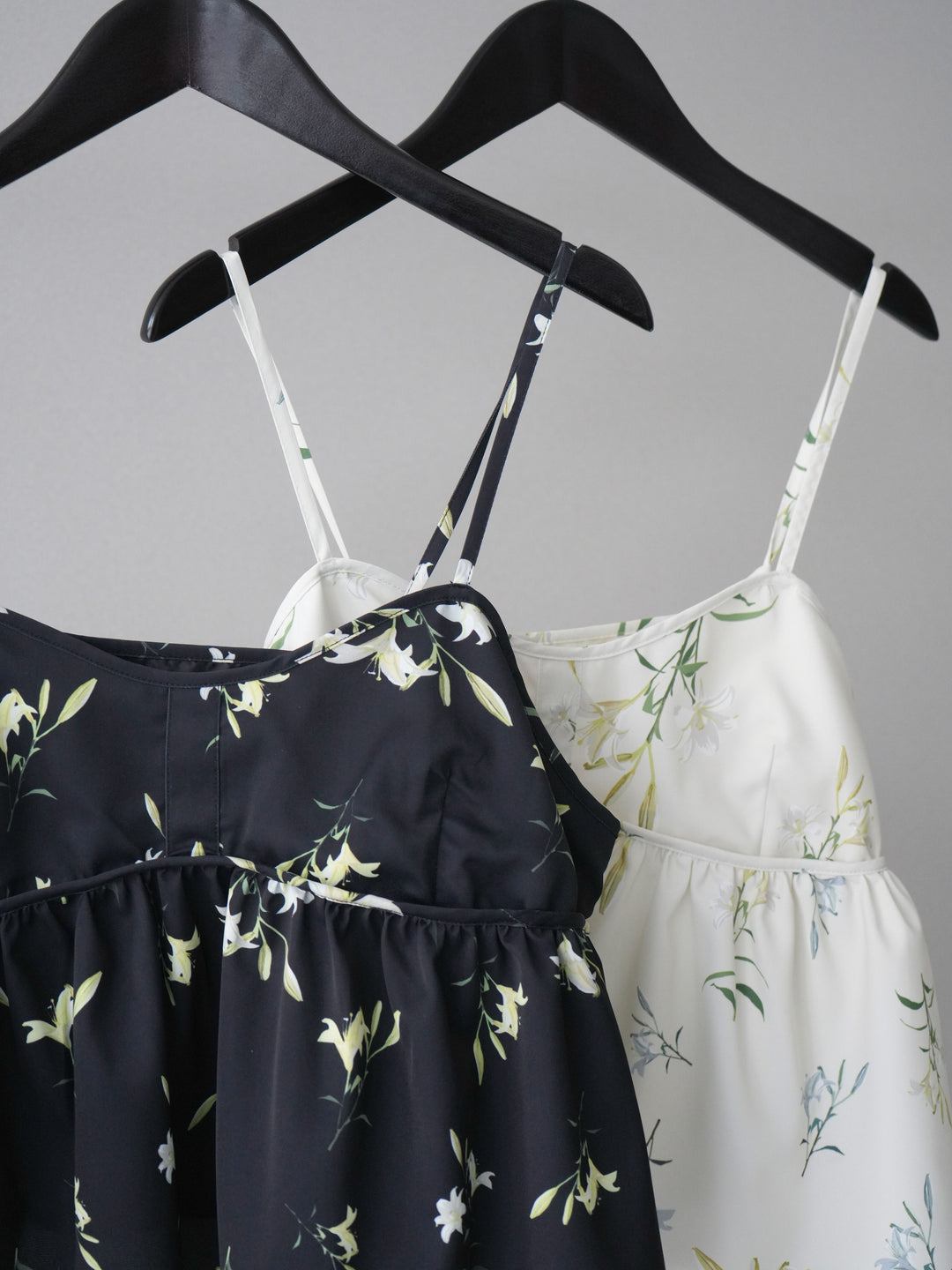 [SET]フラワープリントキャミソール+フラワープリントタックパンツ(2set)