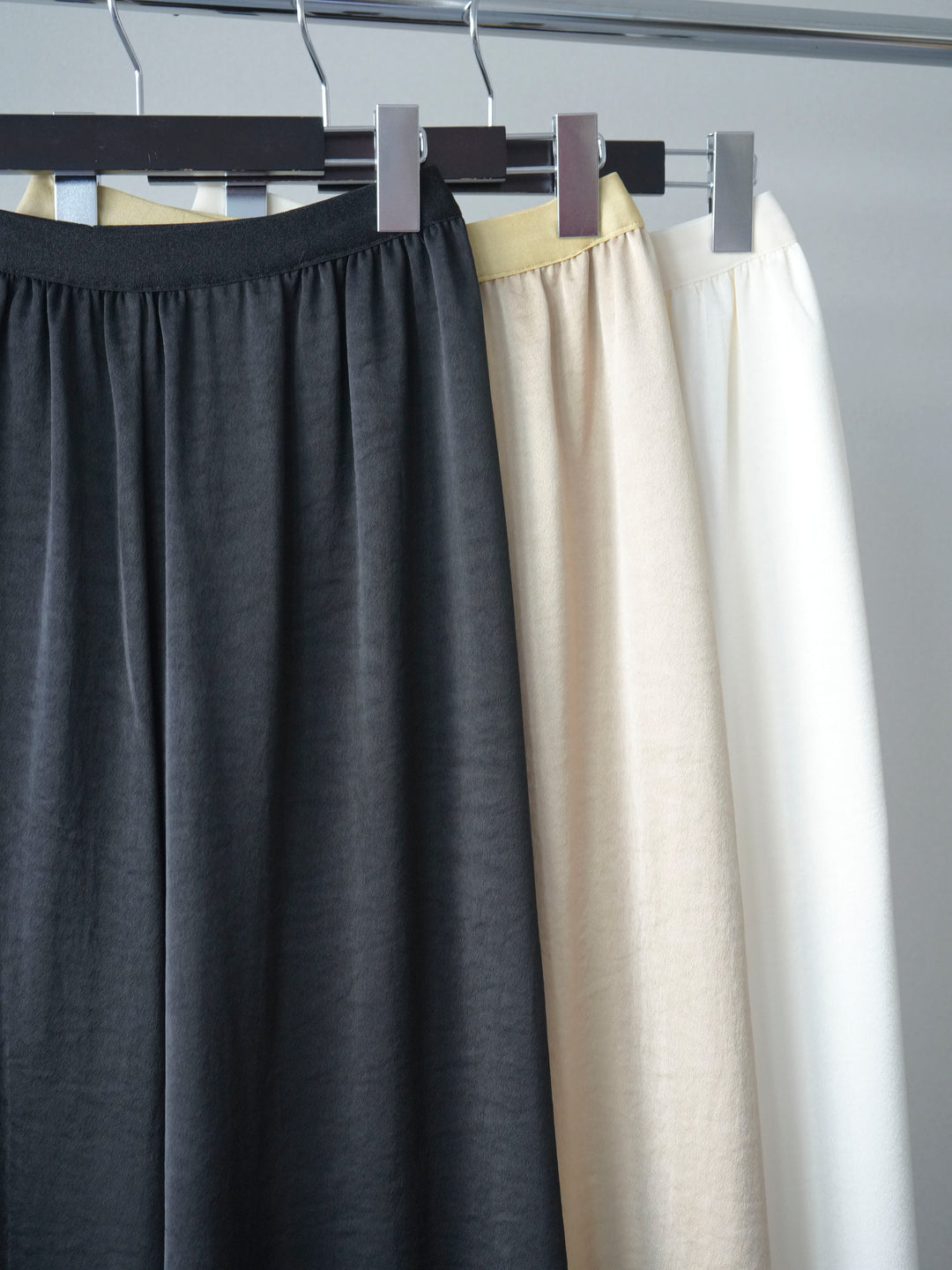 [SET]レースドッキングレイヤードワンピースTEE+とろみサテンイージーパンツ(2set)