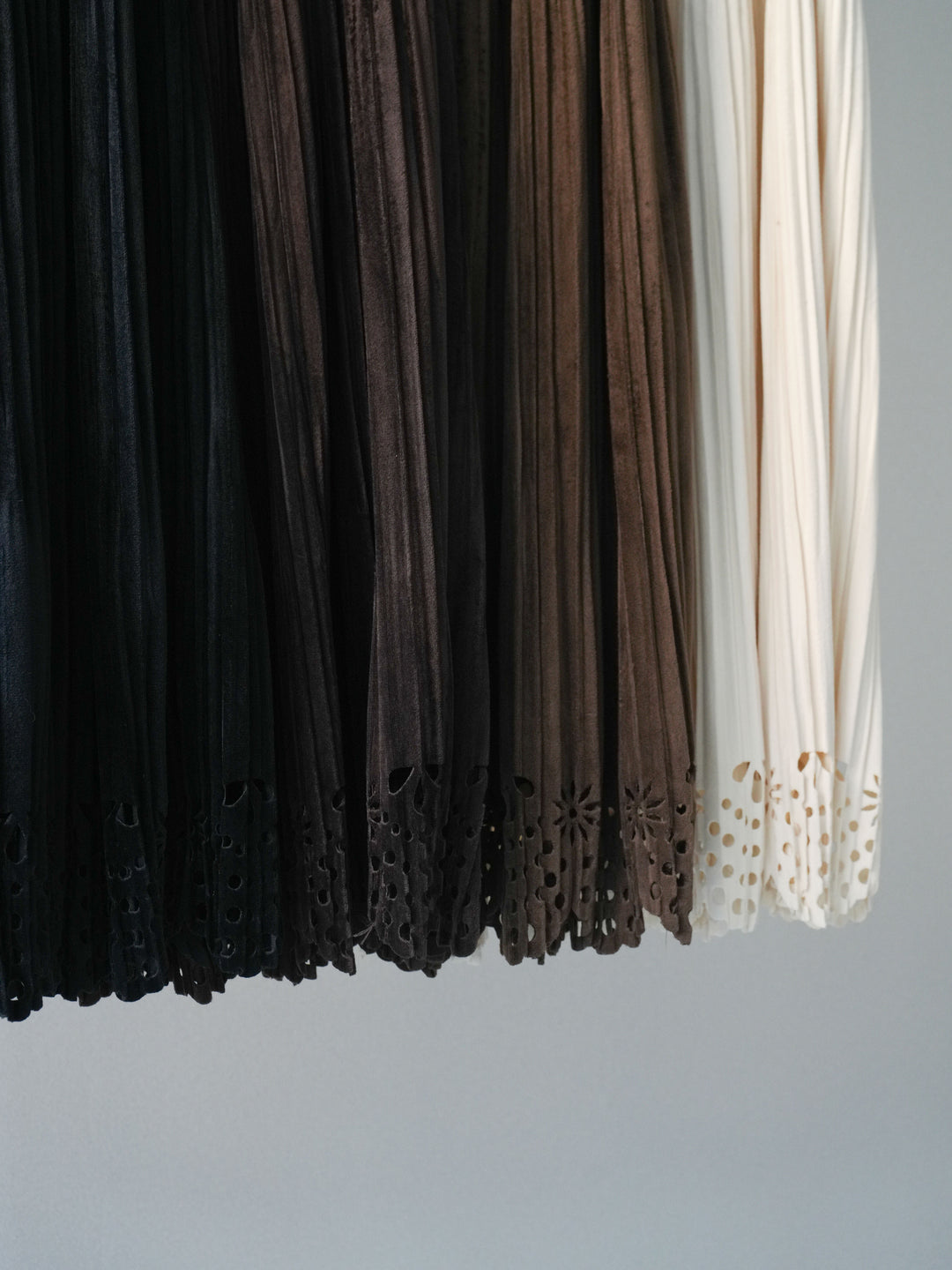 [SET]ネップヤーンボーダーニットプルオーバー+パンチングデザインスエードプリーツスカート(2set)