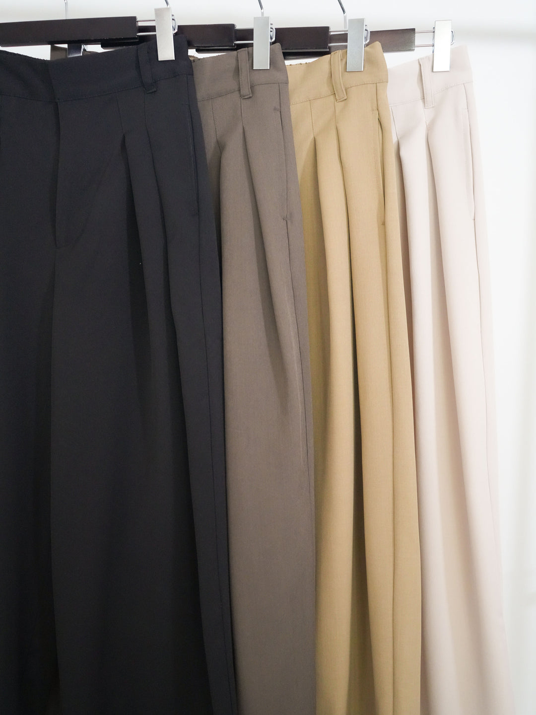 【套裝】縐綢燈籠無袖襯衫 + 縐綢闊腿褲（兩件套）