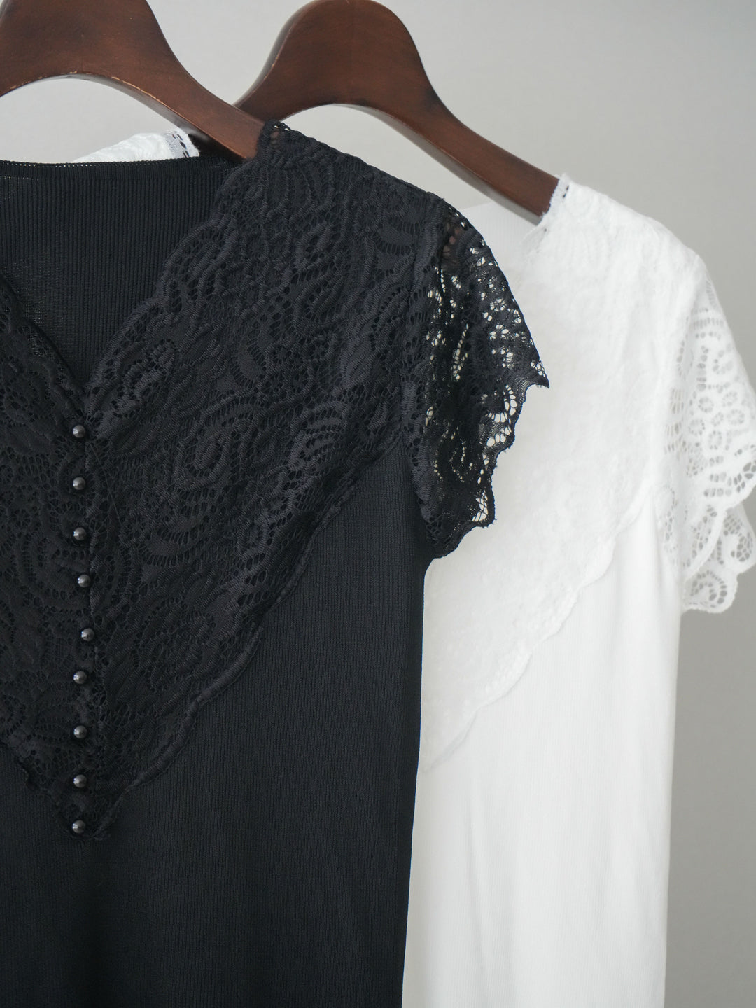 [SET]パールボタンレース切替ニットトップス+ハイウエストベルトループデザインデニムパンツ(2set)