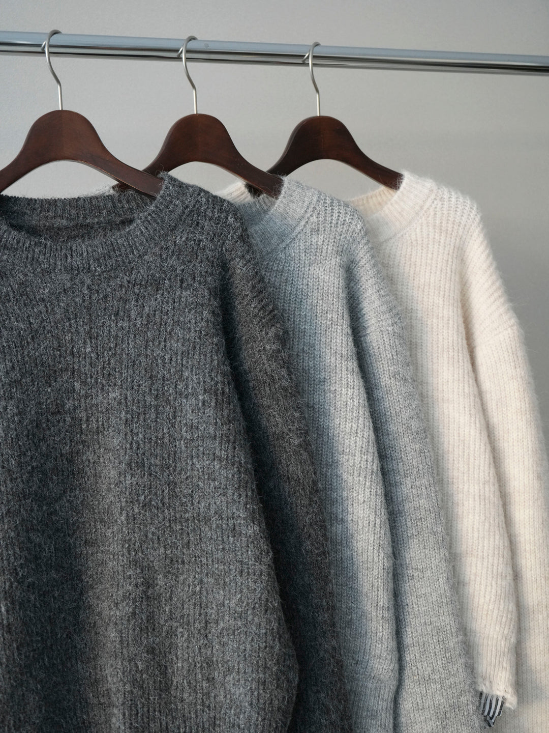 [SET]裾シャツレイヤードダメージニットプルオーバー+コットンタックループパンツ(2set)