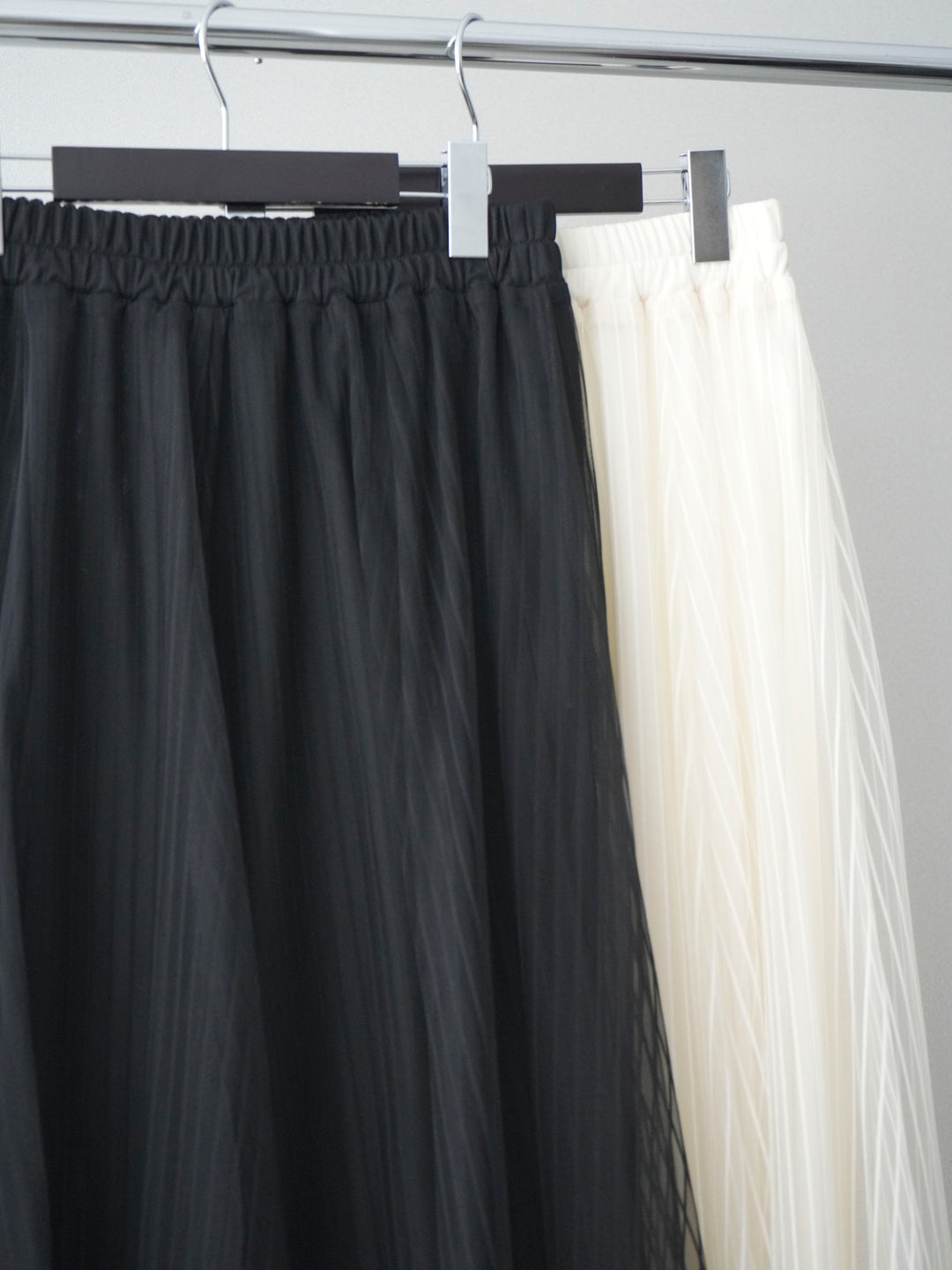 [SET]編みこみアンティークボタンニットカーディガン+チュールストライプボリュームスカート(2set)