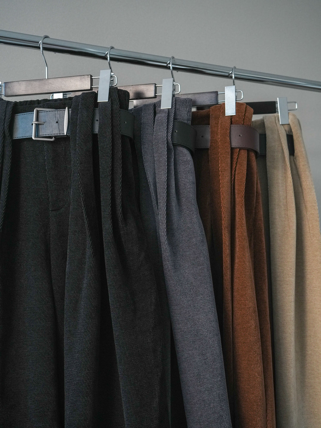 [SET]キャンディースリーブカラーネップスパンコールニットプルオーバー+ベルトデザインループコールテンワイドパンツ(ベルト付き)(2set)