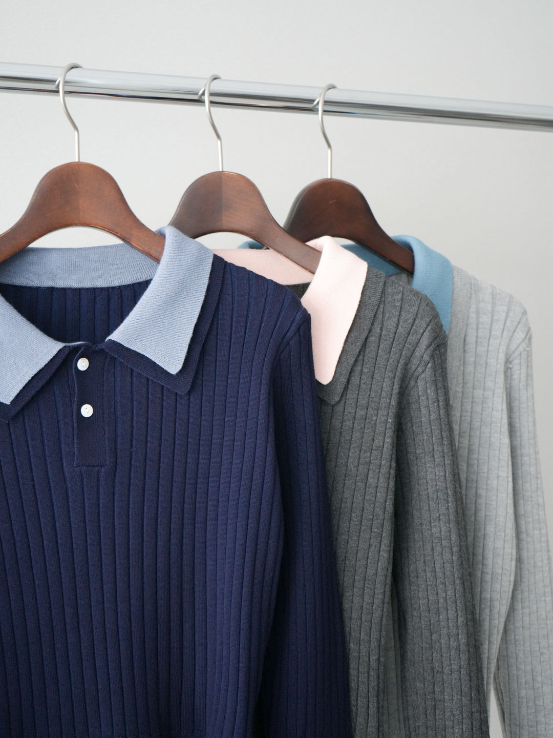 [SET]ダブル襟ポロリブニットトップス+ウエスト巻きデザインドロストコットンナイロンパンツ(2set)