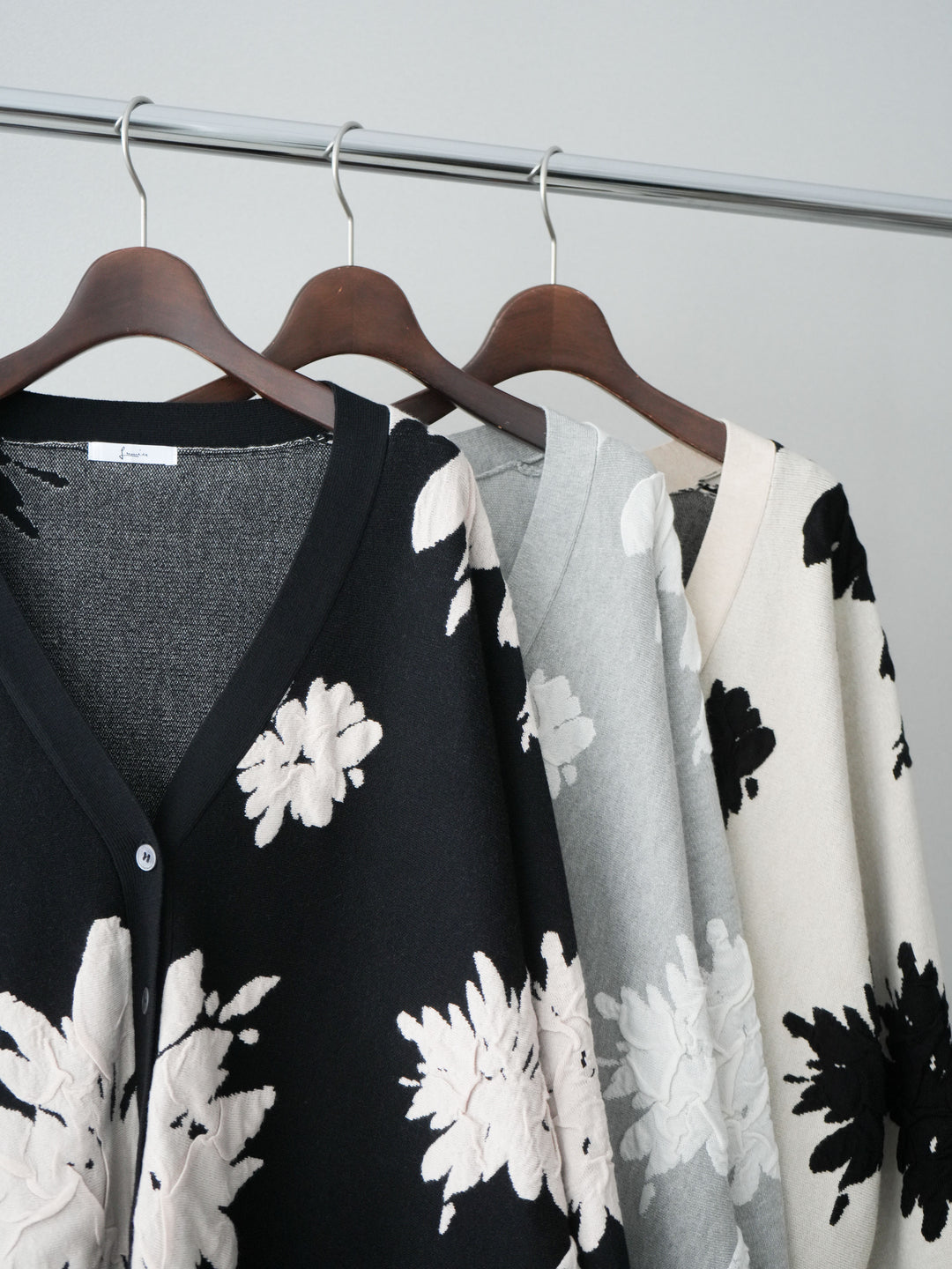 [SET]フラワージャガードニットカーディガン+フラワージャガードニットカーディガン(2set)